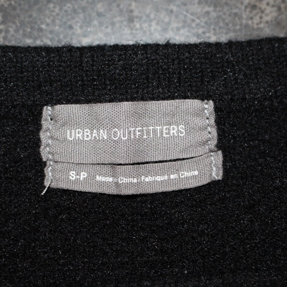 Urban Outfitters,Y2k Bernadette puff sleeve cropped sweater - Picture 8 of 12